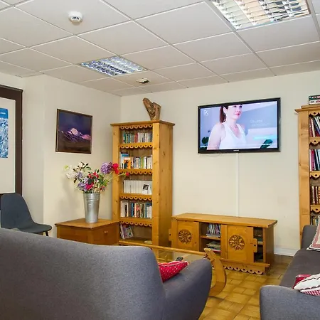 ベッド・アンド・ブレックファスト Gite Chatel シャテル