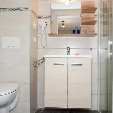 ベッド・アンド・ブレックファスト Gite Chatel シャテル